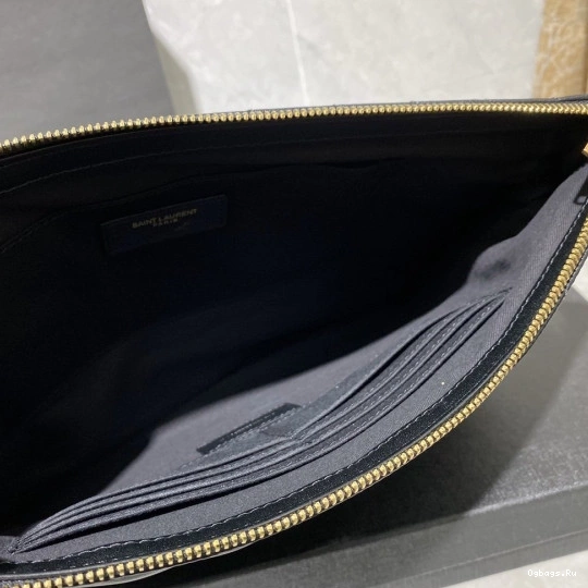 YSL CLUTCH MONOGRAM 0718